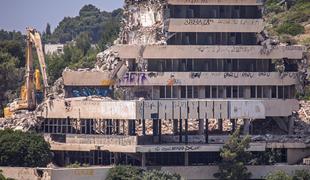 Rušijo kultni hotel pri Dubrovniku, kjer je dopustovala politična elita Jugoslavije #video