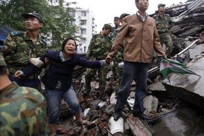 Olimpijska bakla kljub potresu nadaljuje pot