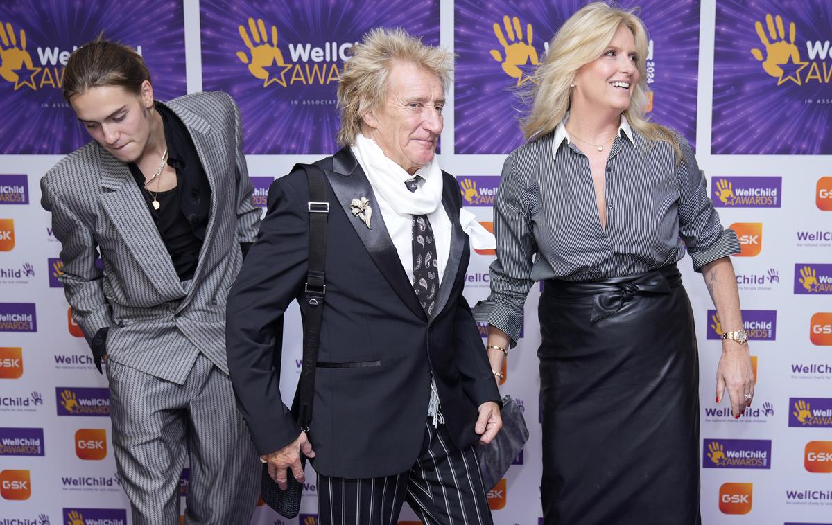 Rod Stewart | "Po vseh teh letih sem ponosen in pripravljen ter več kot sposoben znova stopiti na oder, da bi junija razveselil svoje prijatelje na Glastonburyju," je še povedal Stewart, ki je na omenjenem festivalu nazadnje nastopil leta 2002. | Foto Guliverimage