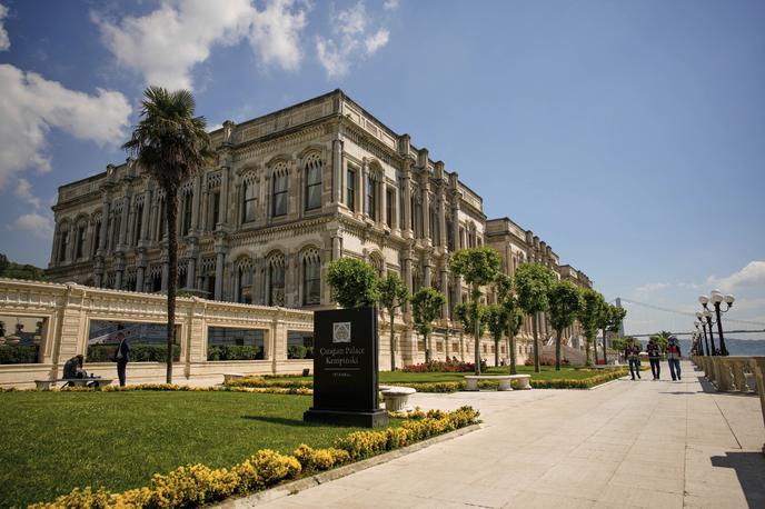 Istanbul, palača Ciragan | Prejšnja kroga pogovorov, ki ju je Istanbul v palači Ciragan gostil 16. maja in 2. junija, nista prinesla konkretnega preboja glede prekinitve ognja. Končala sta se zgolj z dogovorom o izmenjavi ujetnikov in repatriaciji posmrtnih ostankov vojakov. | Foto Guliverimage