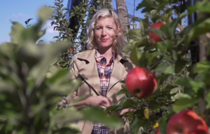 Suzana Kozel obiskala deželo hrustljavih jabolk #video