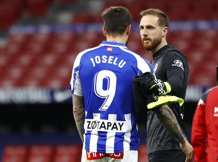 Škofjeločan je Joseluju preprečil, da bi v 86. minuti izenačil na 1:1. | Foto: Reuters