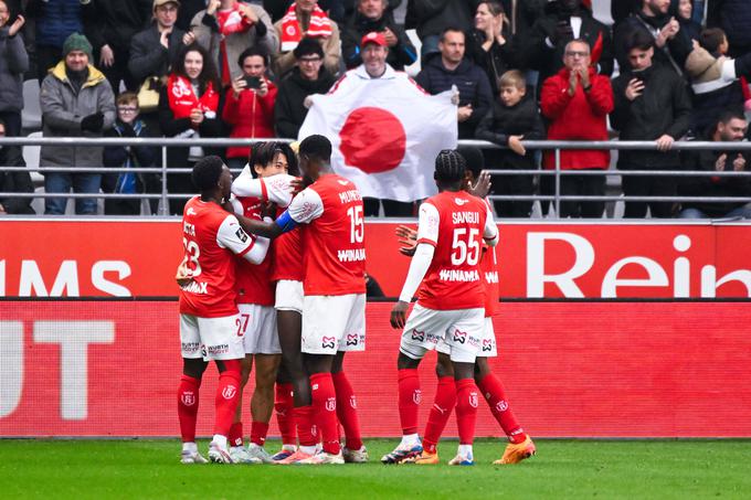 Na tekmah Reimsa je zaradi Keita Nakamure in Junye Ita vse več japonskih navijačev. | Foto: Guliverimage