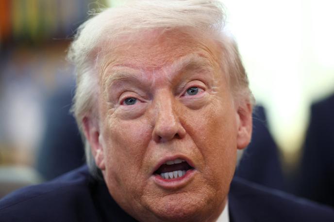 Donald Trump | Financiranje šestih vladnih agencij se je prekinilo danes zjutraj ob 6. uri po srednjeevropskem času, obnovilo pa se bo, če bo ukrepal predstavniški dom, na koncu pa bo moral dogovor podpisati še predsednik Donald Trump. | Foto Reuters