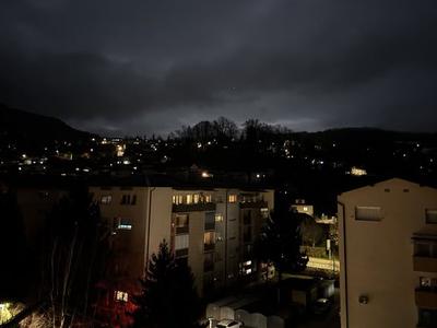 Močno zagorelo v Trbovljah: garaža v plamenih, gasilci preprečili katastrofo