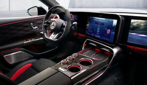 Uf, poglejte to notranjost: kokpit kot komandni center vozne dinamike #foto