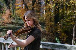 Slovenska violinistka, ki lahko zaznamuje svetovno glasbeno skupnost