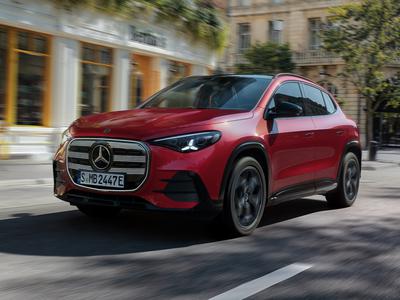 Novi mercedes GLA: daljši za skoraj 15 centimetrov, kaj pa pravite na ta zadek?