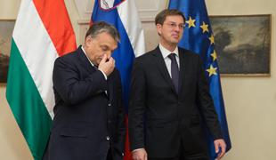 Slovenija zanika konzulove navedbe: Madžari so sami izbrali in plačali prevoz