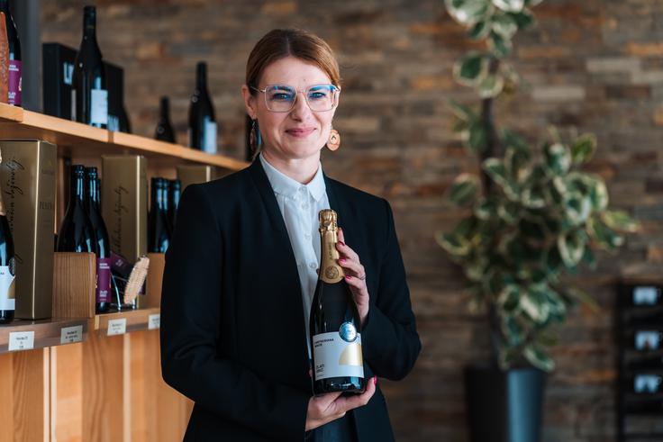 Zlati grič, Katarina Furman_vodja turizma Vodja turizma Katarina Furman poudarja: "Redkokje lahko človek na enem mestu doživi tako popolno celoto." | Foto: Zlati grič