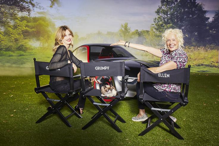 Jaggerjeva hči (levo), mačka Grumpy Cat in fotografinja Ellen von Unverth. | Foto: Opel