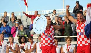 Hrvati ostajajo vladarji mivke