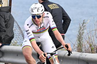 Dvojna zmaga UAE in izjemna gesta Pogačarja, zmago je prepustil McNultyju