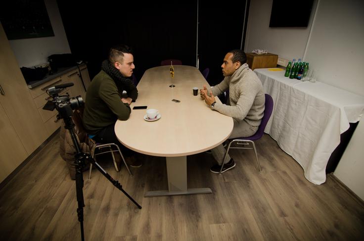 "Če pride kak igralec v garderobo s kosom zelenega oblačila, mu ga razrežemo." | Foto: Matjaž Vertuš