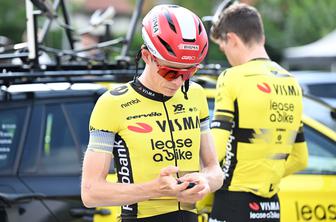 Presenetljiva novica iz Visme: Vingegaard ostal brez trenerja