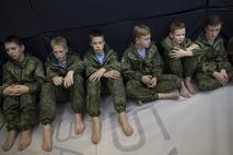 Ruski šolarja na urjenju za padalce leta 2016