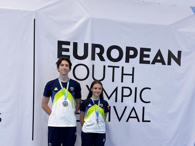 Maksimilijan Žarić po prvih treh serijah drugi, na koncu 40.