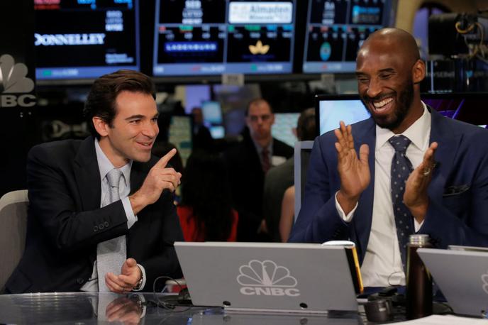 Kobe Bryant, Jeff Stibel | Bryant in Jeff Stibel, Kobejev poslovni partner, 22. avgusta 2016 med intervjujem za ameriški medij CNBC na Wall Streetu. Na ta dan je Kobe razkril, s čim se namerava ukvarjati po tem, ko je košarkarske čevlje dokončno vrgel v kot. | Foto Reuters