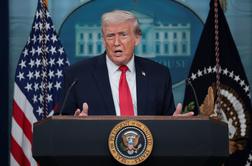 Donald Trump za vse težave, s katerimi se soočajo ZDA, okrivil Bidna