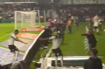 Bizarna nesreča: zadel in med proslavljanjem padel v tunel #video