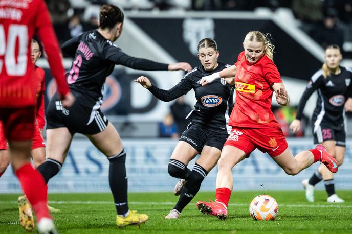 ŽNK Mura Nona - FC Nordsjaelland | Konec je evropske sezone za nogometašice Mure None.  | Foto Jure Banfi