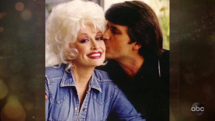 Dolly Parton je bila s Carlom Deanom, ki je umrl lani, poročena skoraj 60 let. | Foto: Profimedia