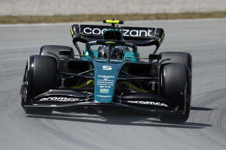 Christian Horner pravi, da ga prenovljeni Aston Martin spominja na njihov Red Bullov dirkalnik. | Foto: Reuters