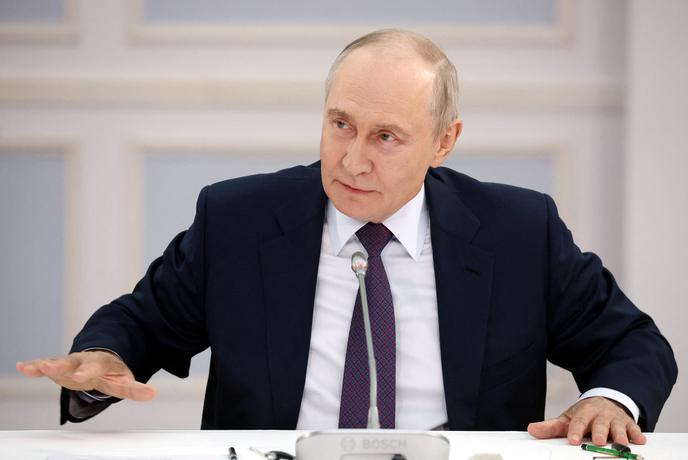 Rusija množično prodaja zlato. Zakaj se je Putin iz velikega kupca spremenil v prodajalca?