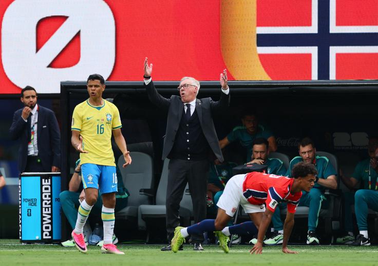 Carlo Ancelotti je prepričan, da bi lahko šla Brazilija na tem prvenstvu bistveno dlje. | Foto: Reuters