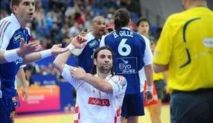Do strelske krone trojica