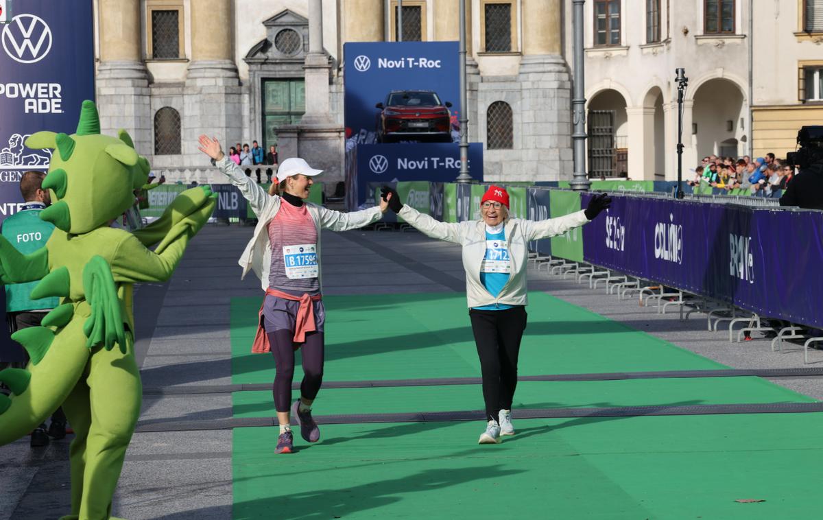 Maraton lj | Takole je v cilj prišla najstarejša udeleženka 29. Ljubljanskega maratona, 91-letna Kazimira Lužnik. | Foto Bojan Puhek