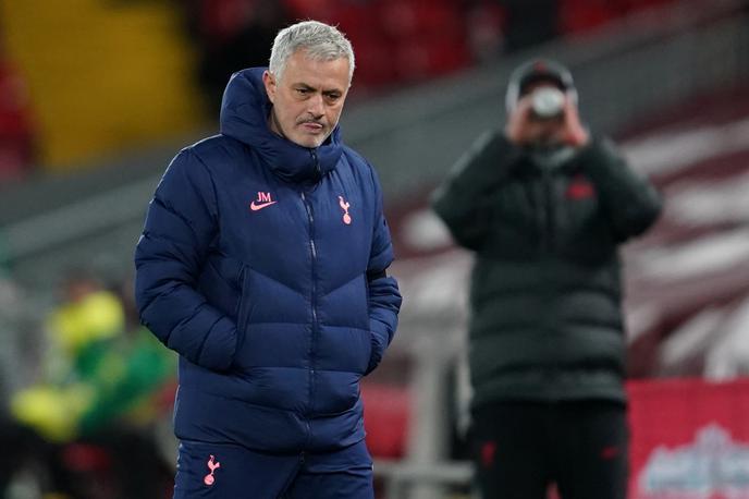 Jose Mourinho | Jose Mourinho se je moral sprijazniti s porazom na Anfieldu, šele njegovim drugim prvenstvenim v tej sezoni. | Foto Reuters