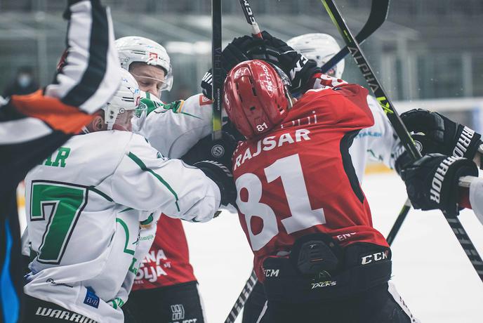 Rdeče-zelena bitka za finale: Olimpija v prednosti, Jeseničani upajo na preobrat