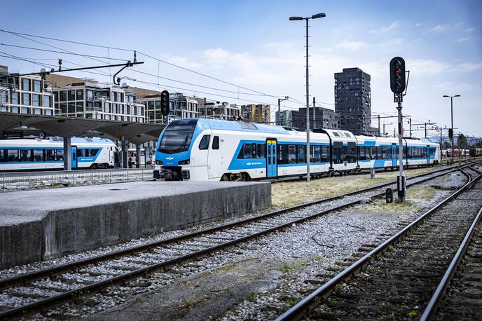Vlak Ljubljana Zagreb | Zagotavljanje varnosti vseh udeležencev železniškega prometa je v skupini Slovenske železnice vedno na prvem mestu, so navedli.  | Foto Ana Kovač
