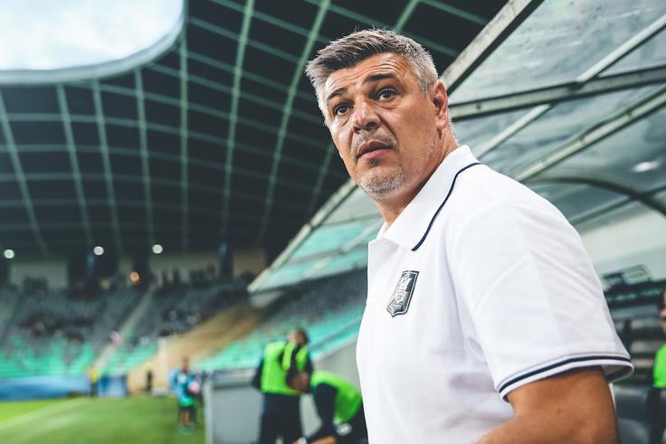 Olimpija je v sezono 2021/22 vstopila s trenerjem iz Srbije, nekdanjim zvezdnikom evropskega nogometa Savom Miloševićem. Bo sezono končala z novim legendarnim nogometašem v vlogi trenerja, Robertom Prosinečkim? | Foto: Grega Valančič/Sportida