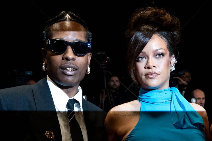 Ali so bili v času streljanja doma tudi pevkin partner, raper A$AP Rocky, in njuni trije otroci, ni znano. | Foto: Guliverimage