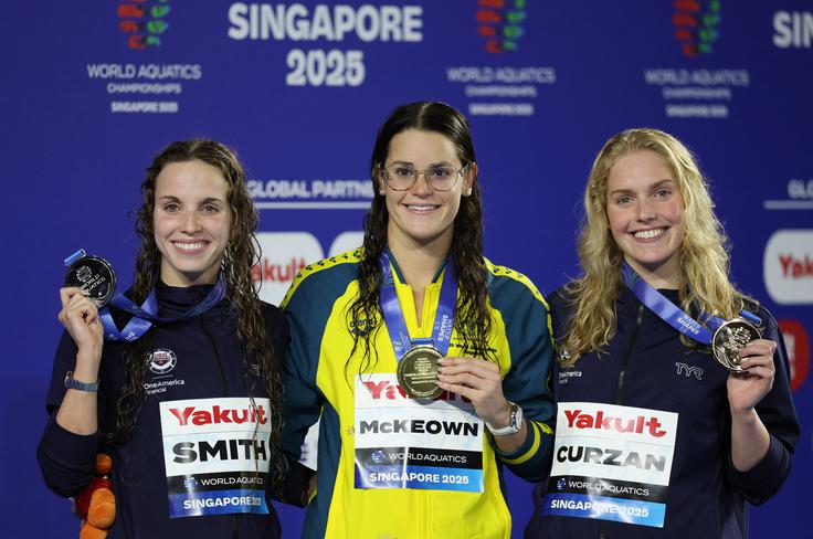 Avstralka Kaylee McKeown je bila hitrejša od Američank Regan Smith in Claire Curzan. | Foto: Reuters