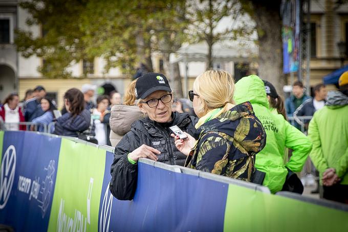 Denar iz startnin ne gre v zaslužek, ampak naprej v plačilo storitev, poudarja vodja ljubljanskega maratona Barbara Železnik | Foto: Ana Kovač