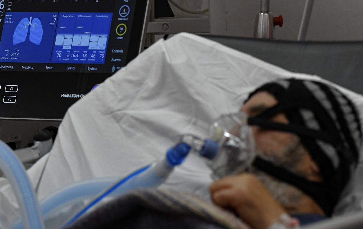 Kisik, Covid-19 | V Sloveniji je bilo v torek hospitaliziranih že 843 bolnikov s covid-19, število pacientov v intenzivni negi pa se nezadržno približuje 200.  | Foto Guliver Image