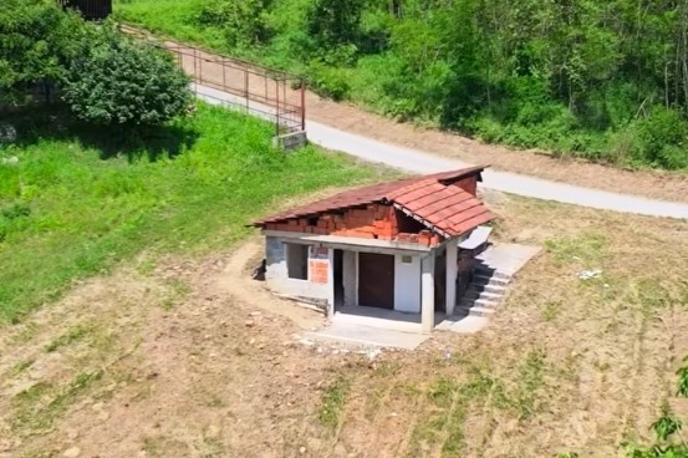 Justus Reid Bunker | Reidov bunker, ki ga je kupil za osem tisoč evrov. | Foto Instagram/Justus Reid