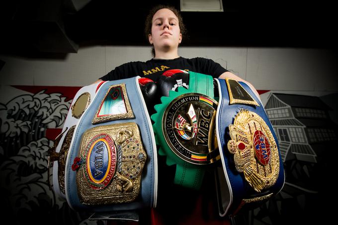 Ema Kozin je najmlajša svetovna prvakinja v profesionalnem boksu. | Foto: Vid Ponikvar