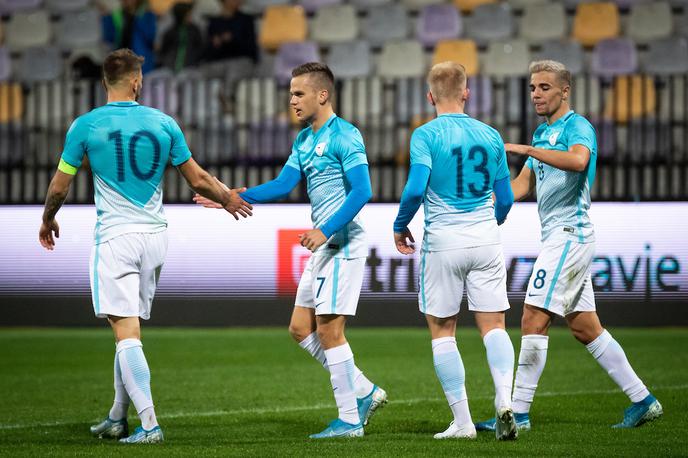 Slovenija : Anglija, slovenska nogometna reprezentanca U21 | Kdaj bomo spet videli nogometaše v akciji?  | Foto Blaž Weindorfer/Sportida