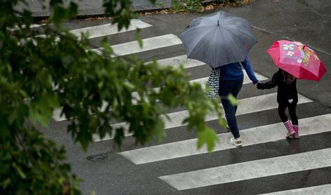 Meteorologi razkrivajo, kako dolgo bo še tako deževno