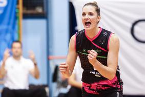 Bankirke srednjeevropsko ligo odprle z zmago v Zagrebu