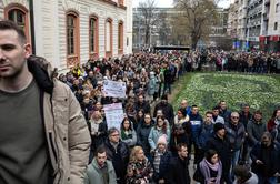 V Srbiji ob stotem dnevu od tragedije v Novem Sadu novi protesti