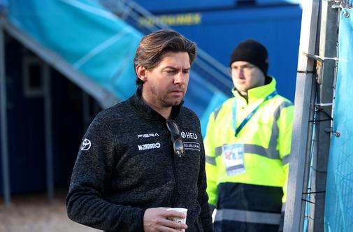 Oglasil se je norveški trener, ki je zakuhal škandal s skakalnimi dresi