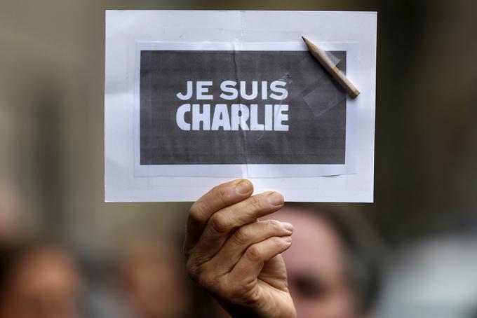 Med žrtvami napada na prostore satiričnega tednika Charlie Hebdo januarja 2015 so bili tudi novinarji in karikaturisti. | Foto: Reuters
