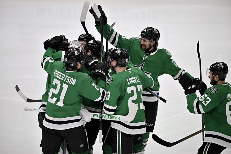 Hokejisti Dallas Stars so se uvrstili v veliki finale lige NHL, kjer jih čakajo tekmeci iz Edmontona, ti so v prvem krogu končnice izločili kralje iz Los Angelesa. | Foto: Reuters