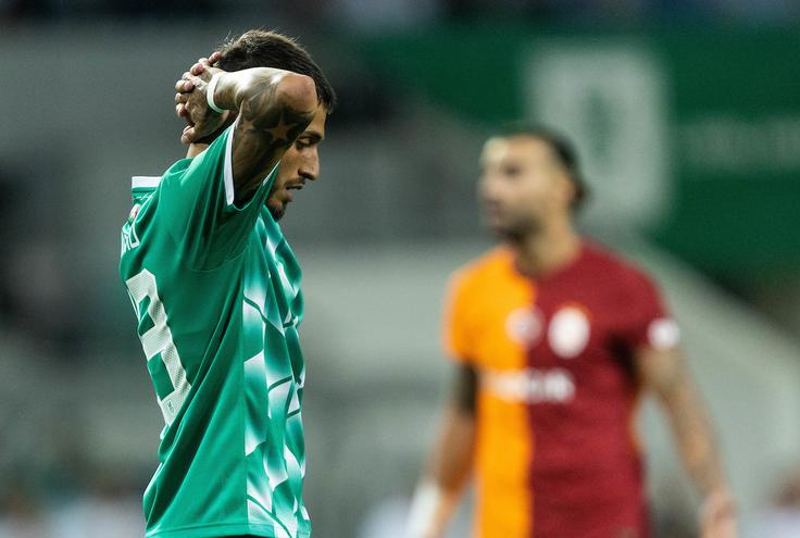 Olimpija je v prvem polčasu zapravila kar nekaj zrelih priložnosti za zadetek. | Foto: Vid Ponikvar