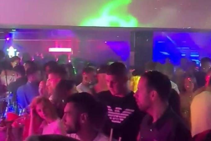 Pag ni edina turistična destinacija na Hrvaškem, kjer se v nočnih klubih drenja zabave željna mladina. To je včerajšnji prizor iz crikveniškega kluba Pulse.  | Foto: Instagram / Posnetek zaslona